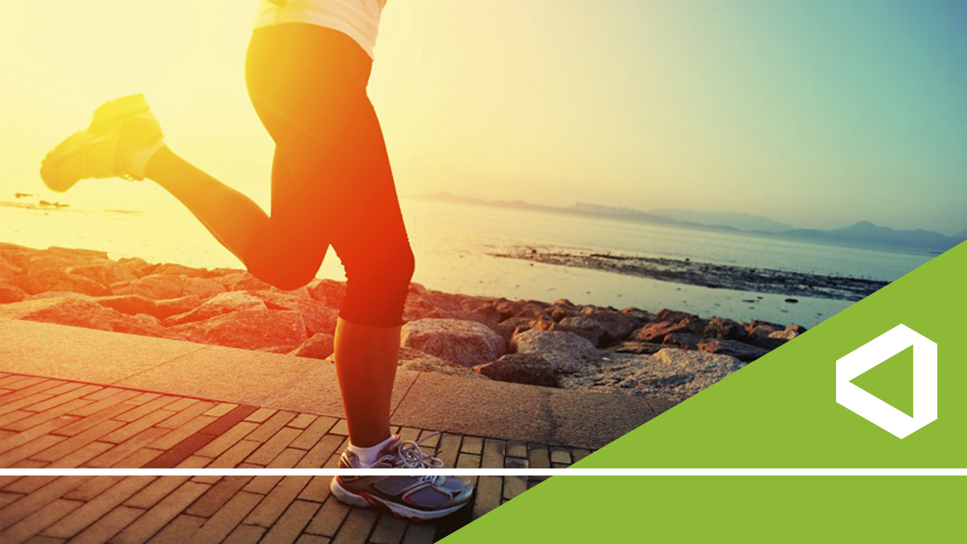 Женщина бежит. Бег купера. Спортсмен бежит. I running every morning. Девушка бежит.